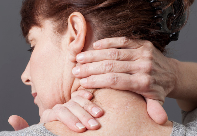 THE SURPRISING CONNECTION BETWEEN NECK PAIN & A WEAK UPPER BACK